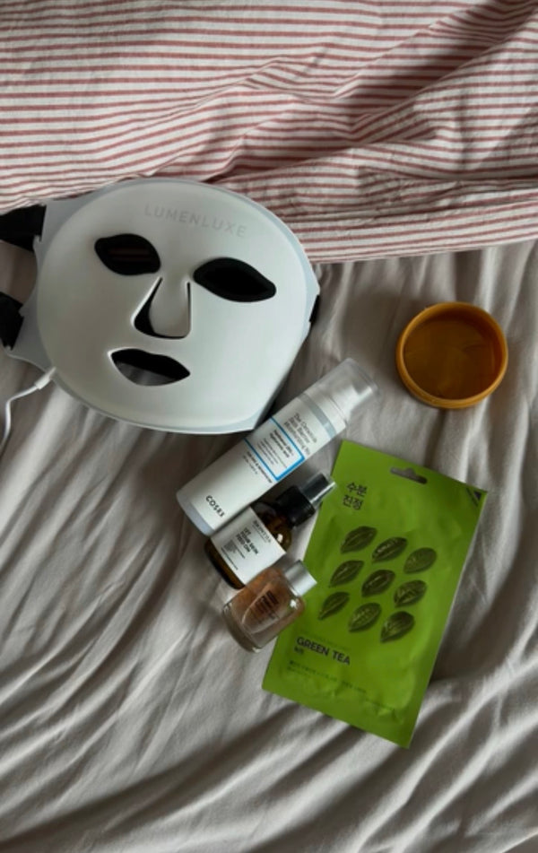 Domowy zabieg na skórę maską LED LumenLuxe (29)